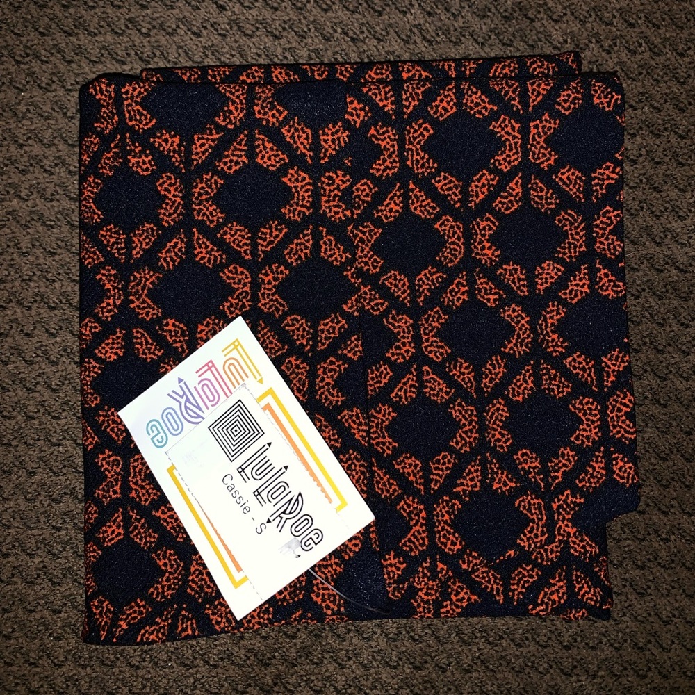 Small LuLaRoe Cassie